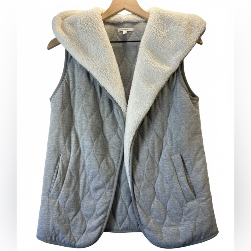 Maurices Womens Gray Quilted Sherpa Hooded Vest Size Small
